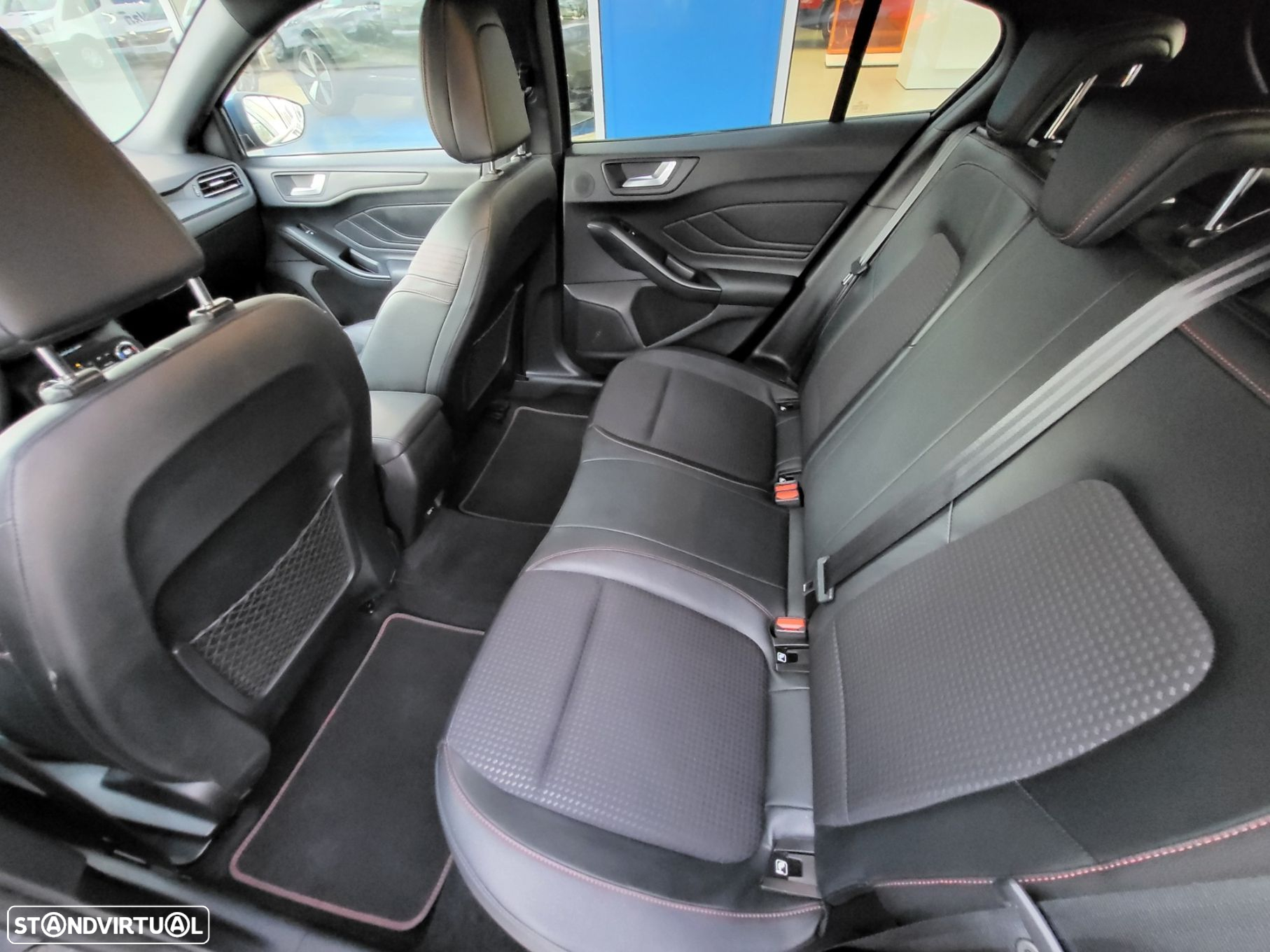Ford Focus 1.0 EcoBoost ST-Line X - 13