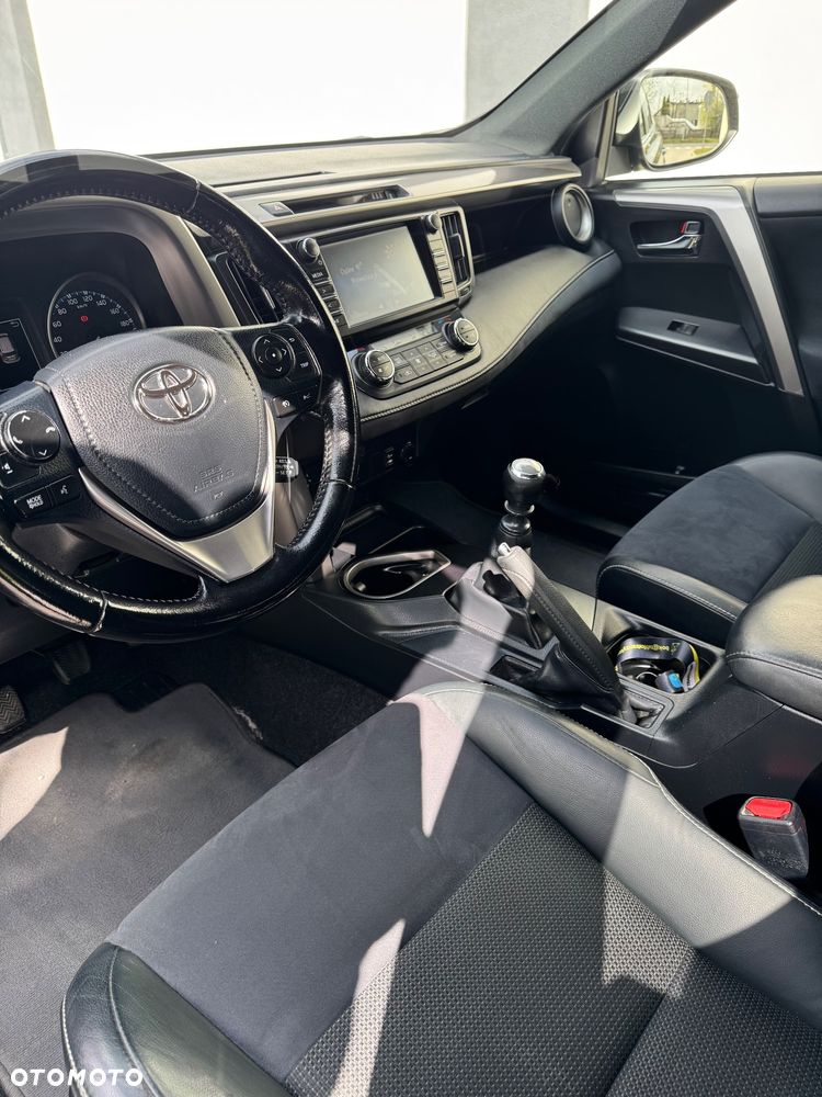 Toyota RAV4 2.0 D-4D 4x2 Start-Stop Executive - 9