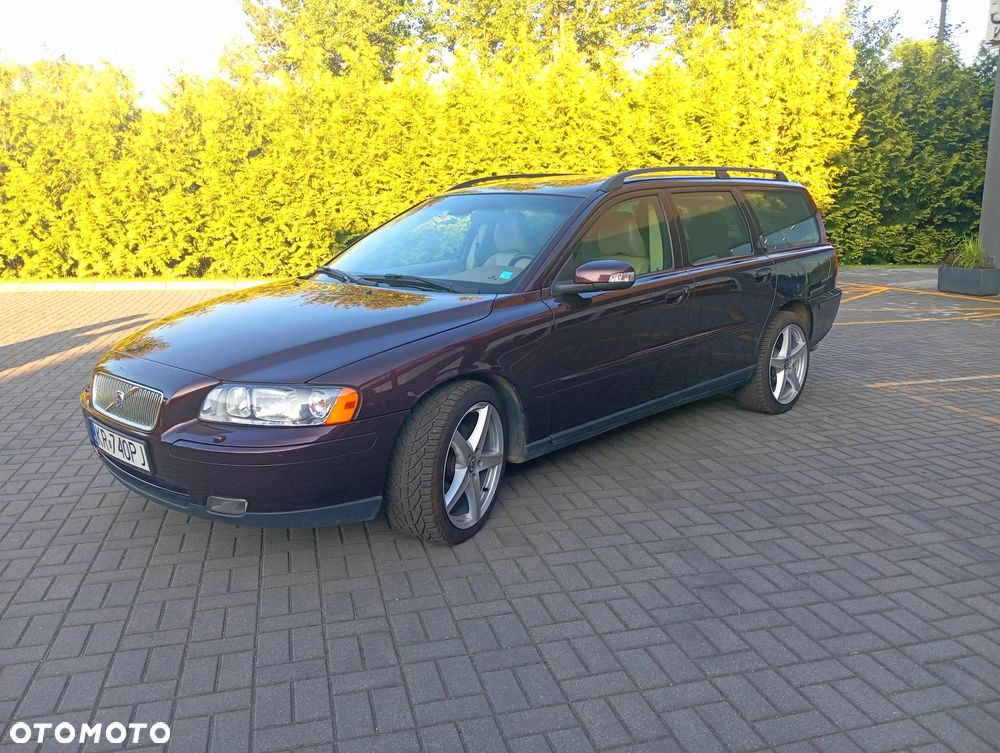 Volvo V70 D5 AWD Momentum - 1