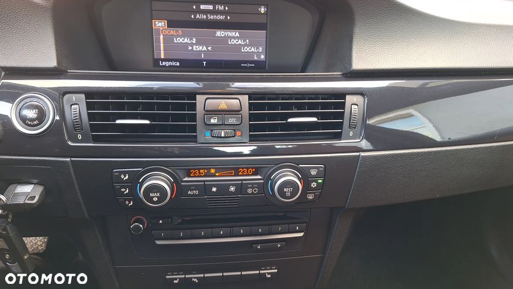 BMW Seria 3 325i Edition Sport - 16