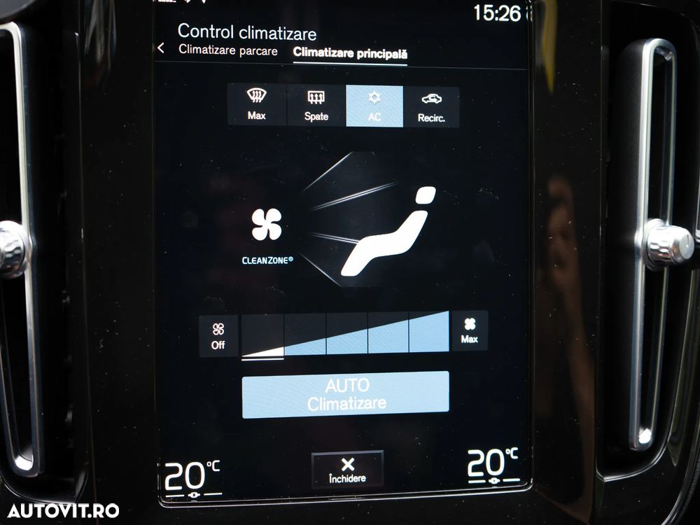 Volvo XC 40 B4 AT8 AWD Mild Hybrid Momentum Pro - 34