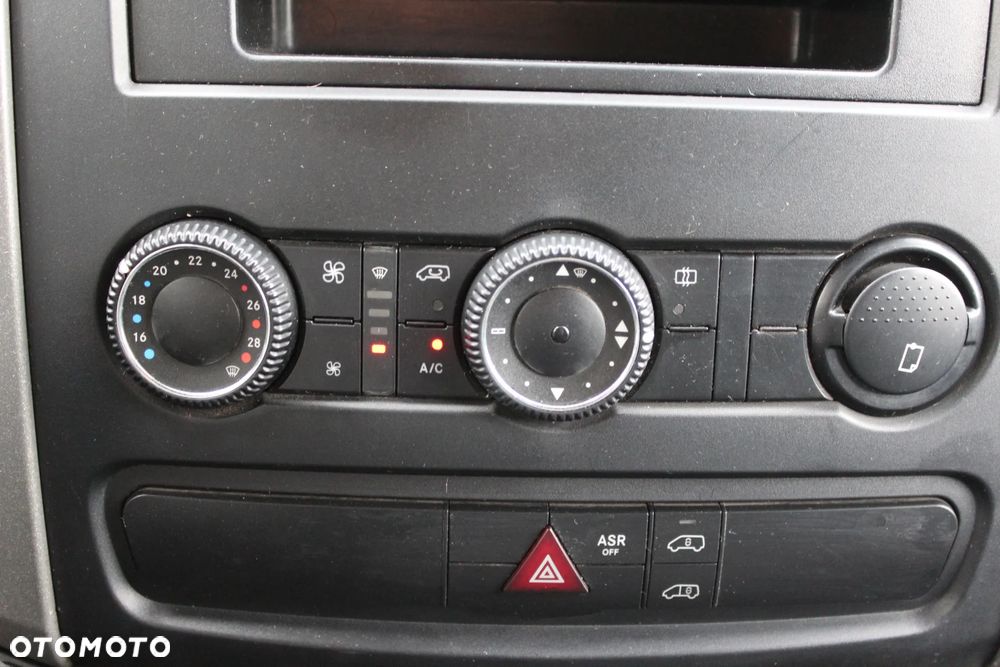 Mercedes-Benz Sprinter - 20