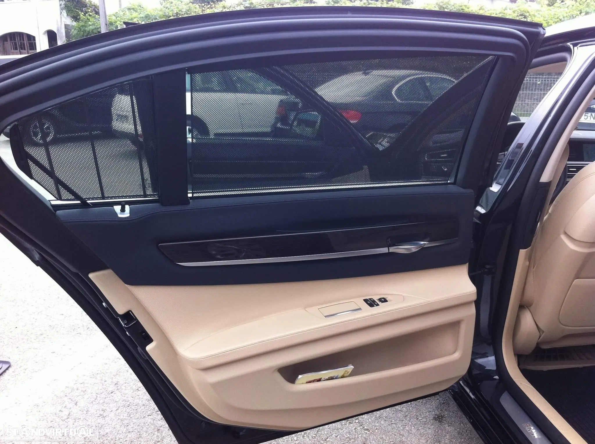 BMW 750 Ld xDrive - 24