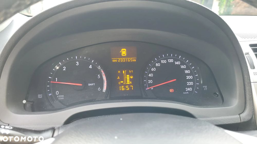 Toyota Avensis - 2