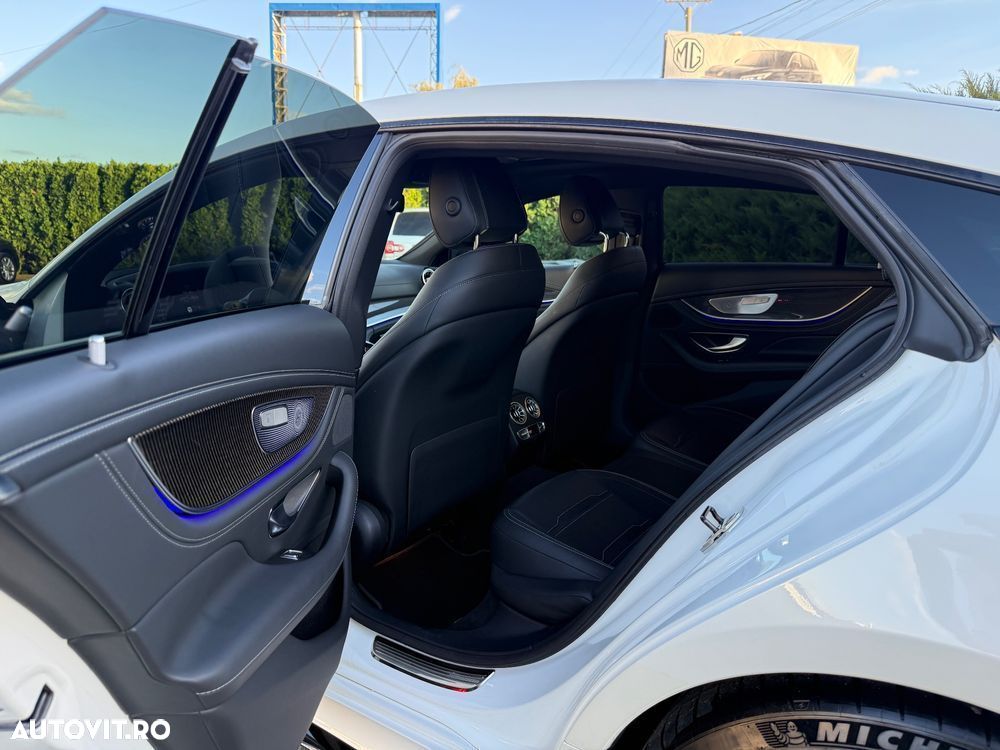 Mercedes-Benz AMG GT - 15