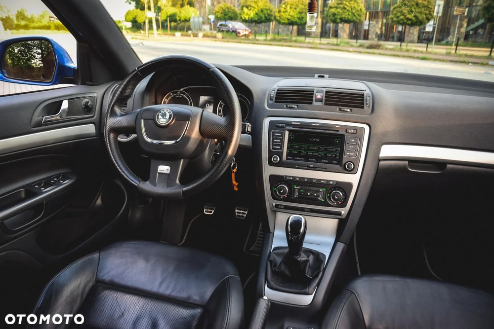 Skoda Octavia 2.0 TSI RS - 16