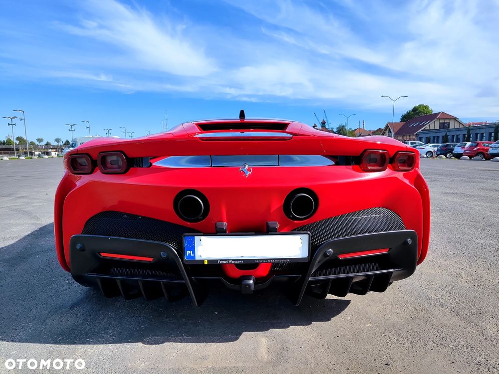 Ferrari SF90 Stradale - 15