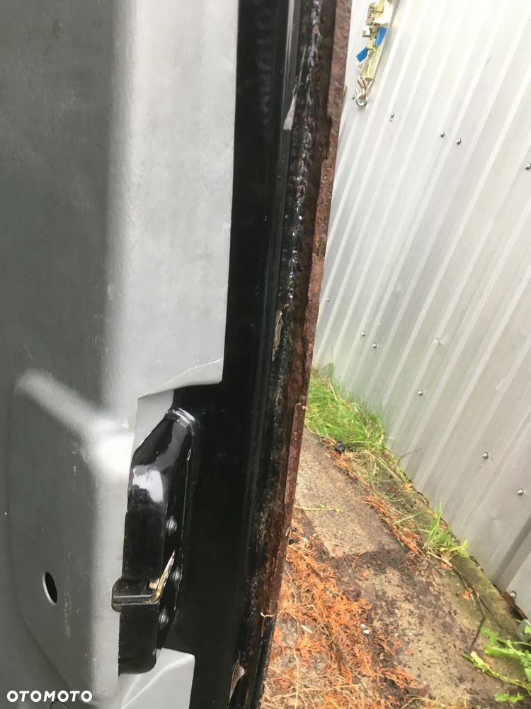 Chrysler Grand Voyager KLAPA TYŁ 02- PXR CZARNA - 3