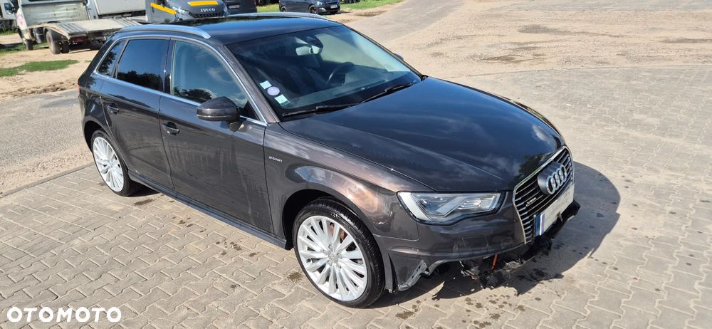 Audi A3 Sportback 1.4 TFSI E-tron Attraction e-S tronic - 1