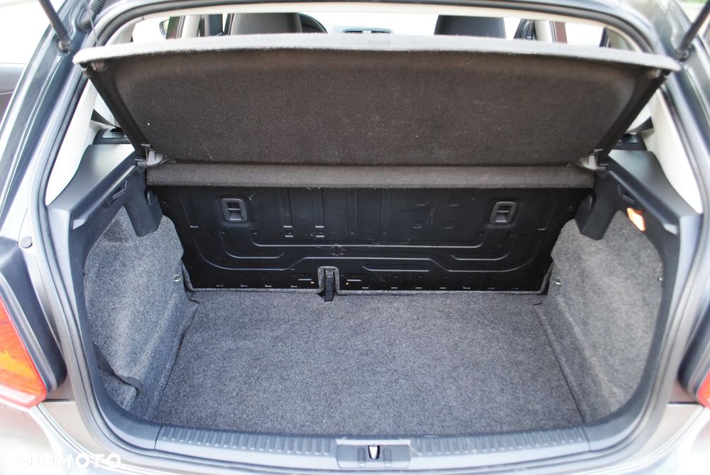 Volkswagen Polo - 17