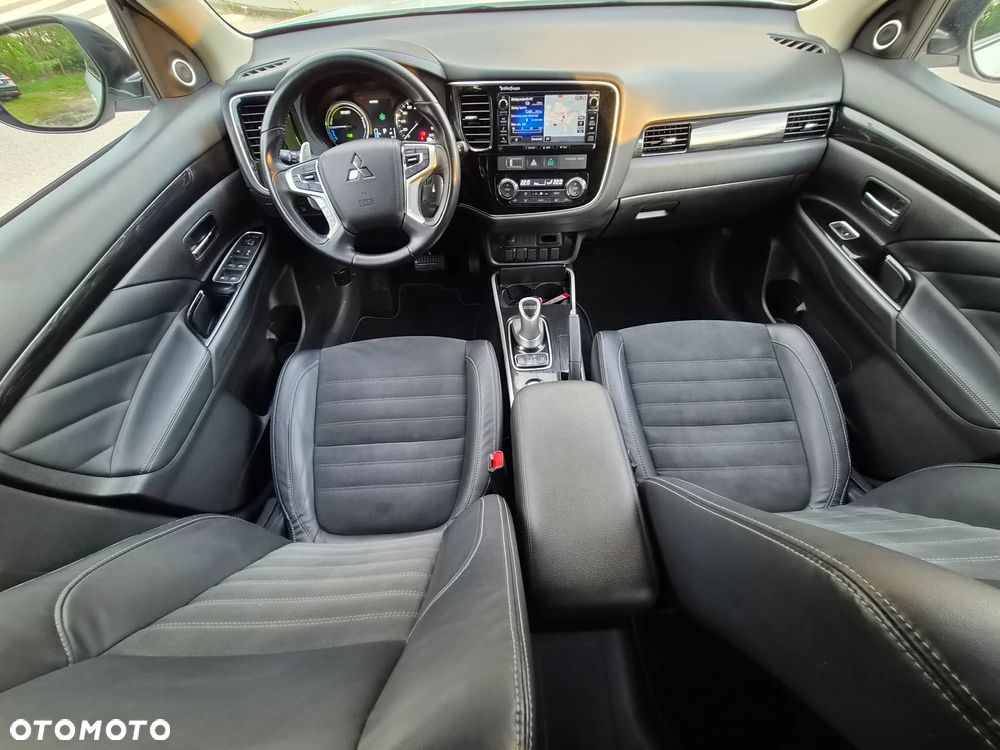 Mitsubishi Outlander - 6