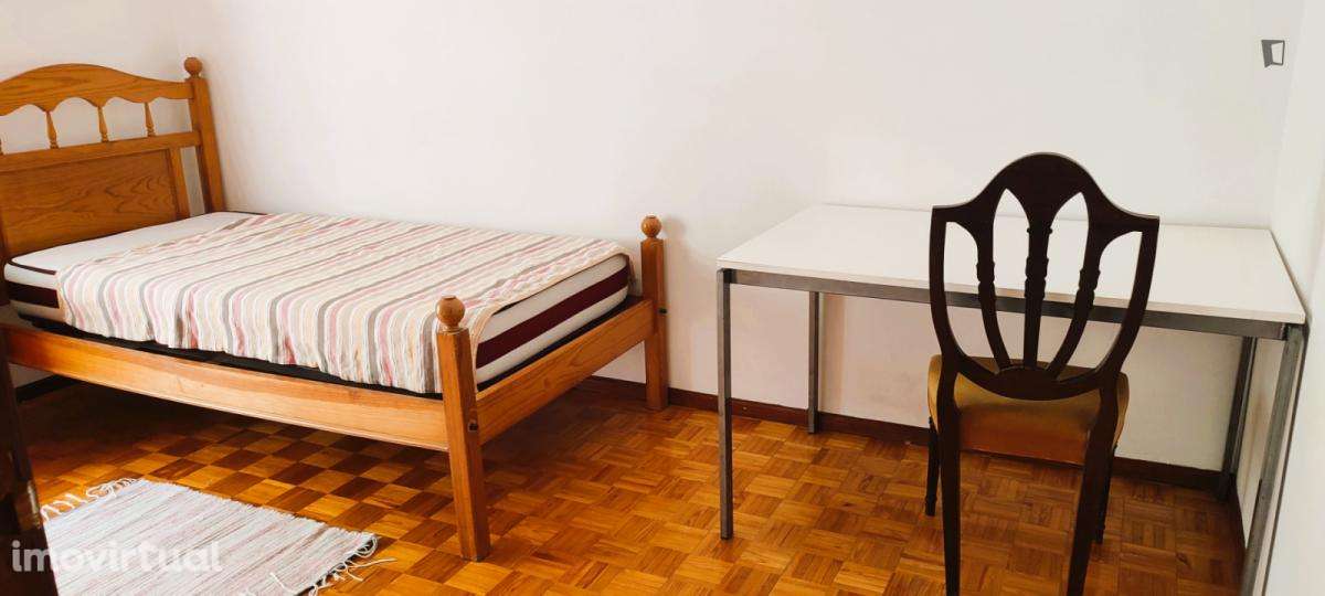 Quarto - localizado em Castelo branco - Grande imagem: 3/18