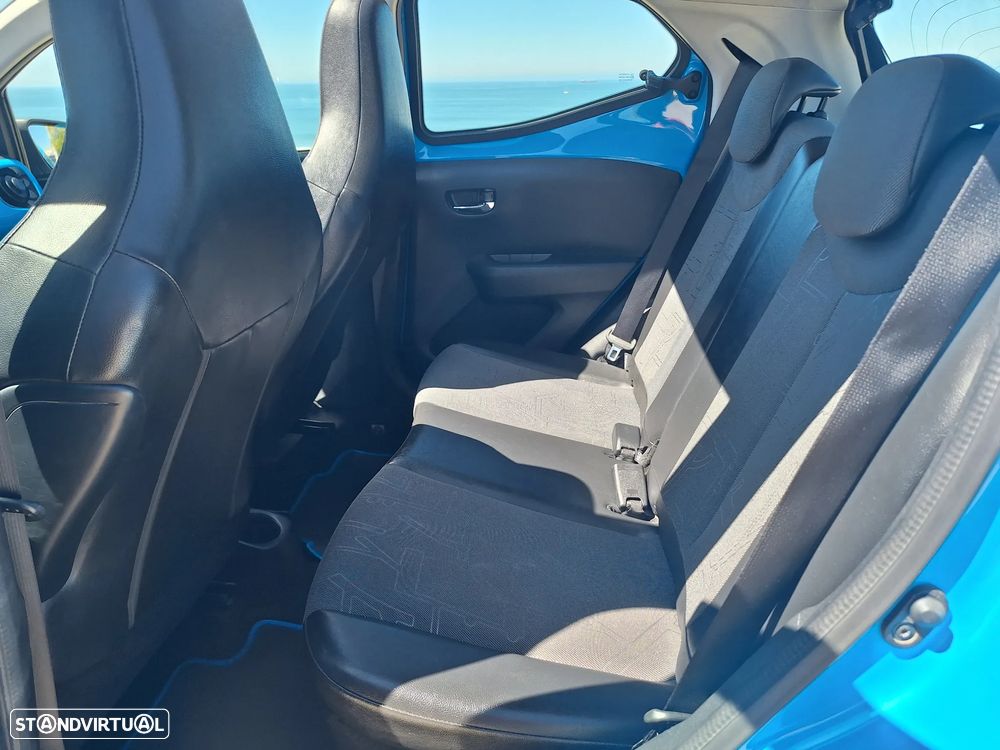 Toyota Aygo 1.0 X-Wave - 11