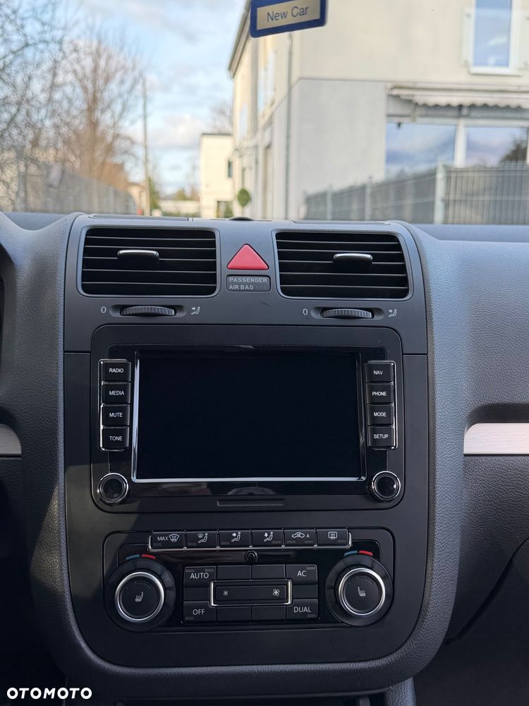 Volkswagen Golf - 18