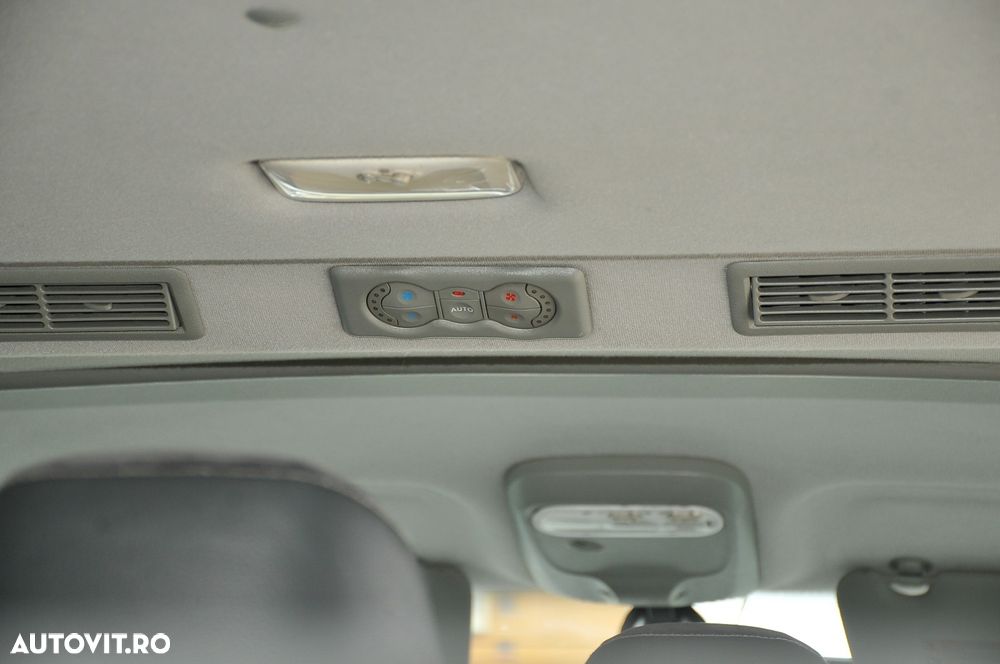 Renault Trafic Grand Passenger 2.0 dCi L2H1 Authentique - 11