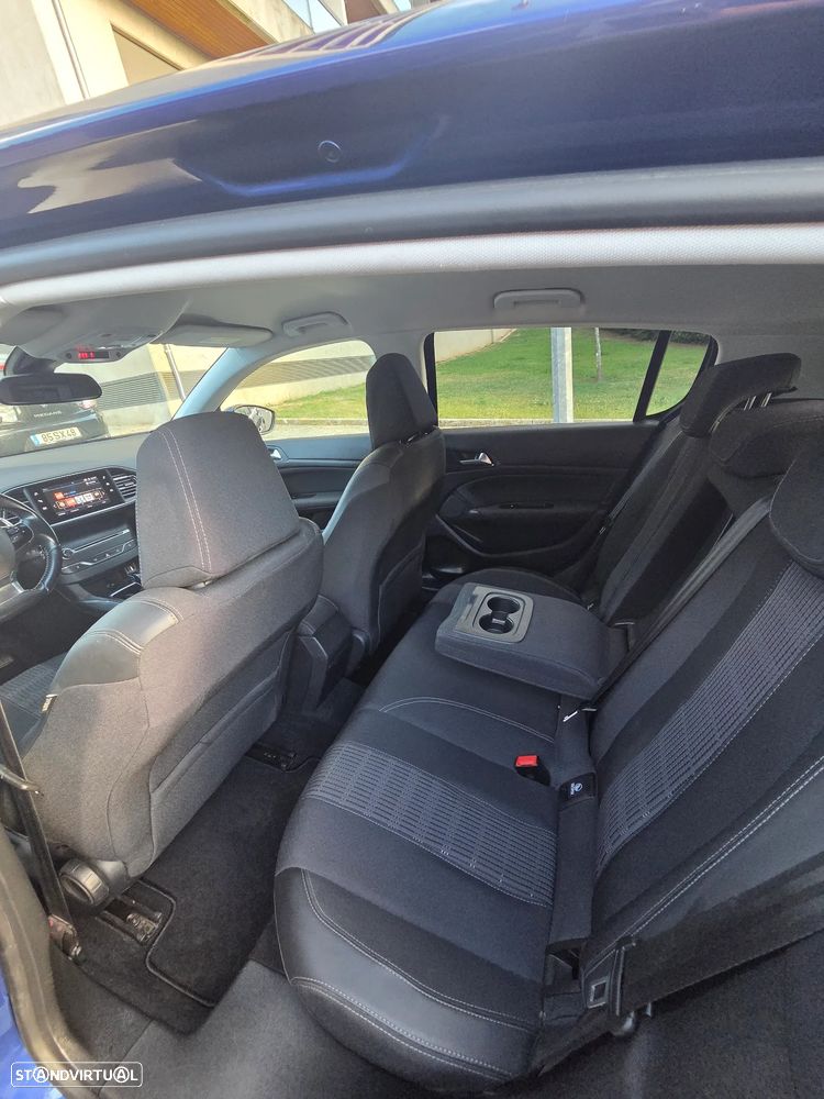 Peugeot 308 1.2 PureTech Allure EAT8 - 4
