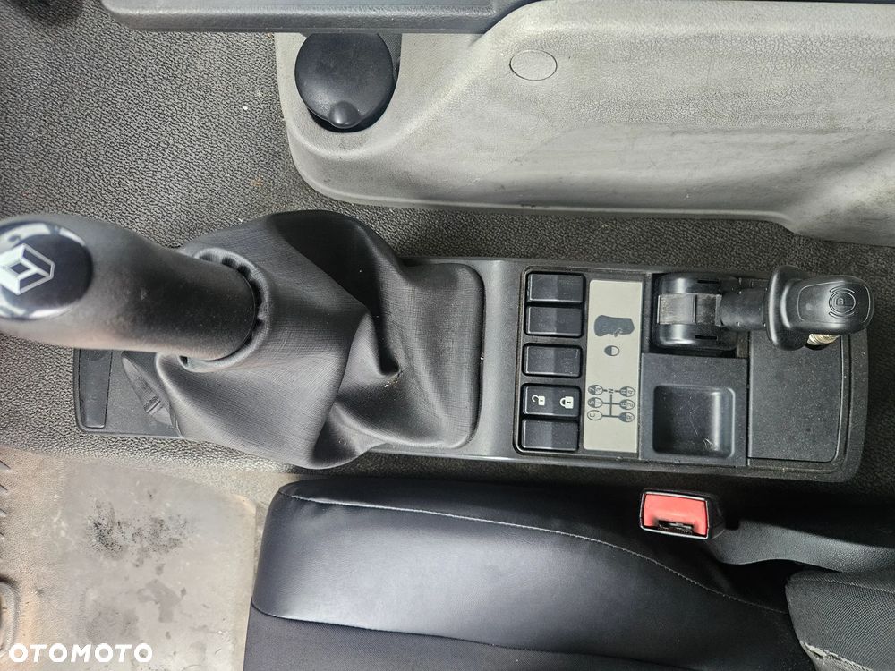 Renault D 19 WIDE*4X2*AUTOCYSTERNA*PALIWA/OLEJE*13500 LITRÓW* - 18