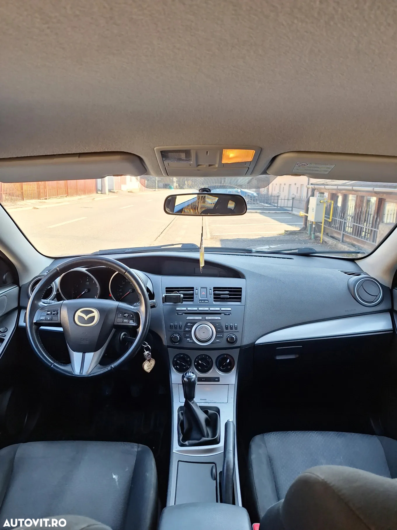 Mazda 3 Sport 1.6 CE - 12
