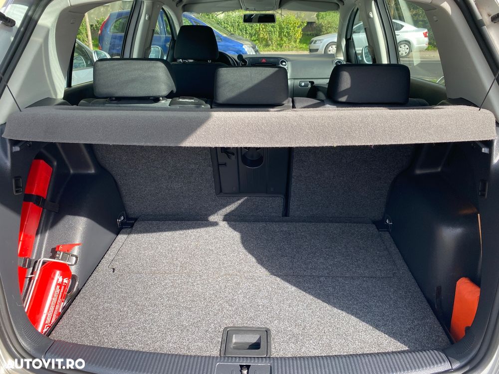 Volkswagen Golf Plus 2.0 TDI Comfortline - 13