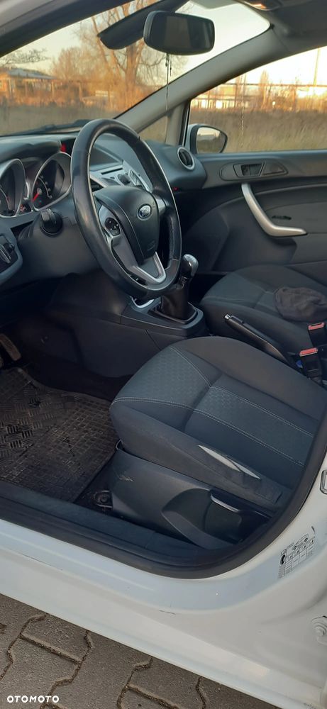 Ford Fiesta 1.25 Titanium - 11