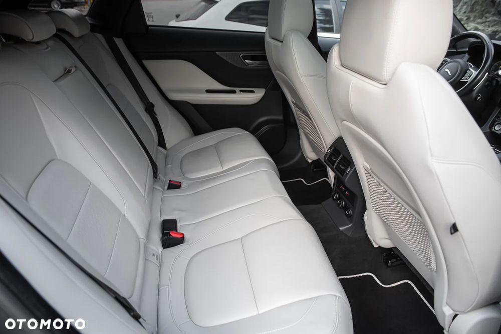 Jaguar F-Pace 3.0 TDV6 AWD First Edition - 19