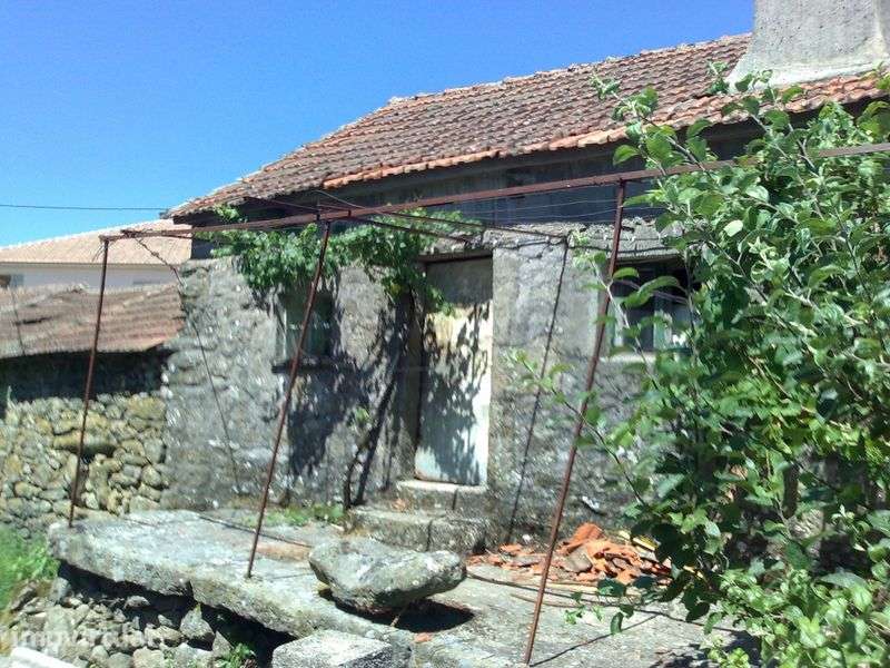 Casa antiga de pedra para recuperar - Grande imagem: 2/8