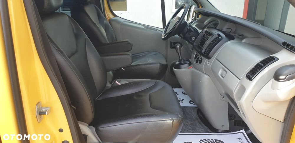 Renault Trafic - 16