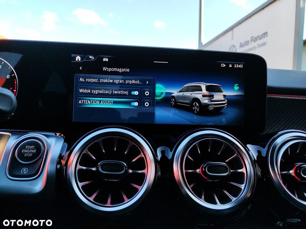 Mercedes-Benz GLB 200 AMG Line 7G-DCT - 26