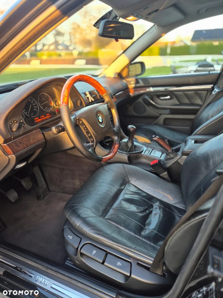 BMW Seria 5 525d Touring Edition Exclusive - 26