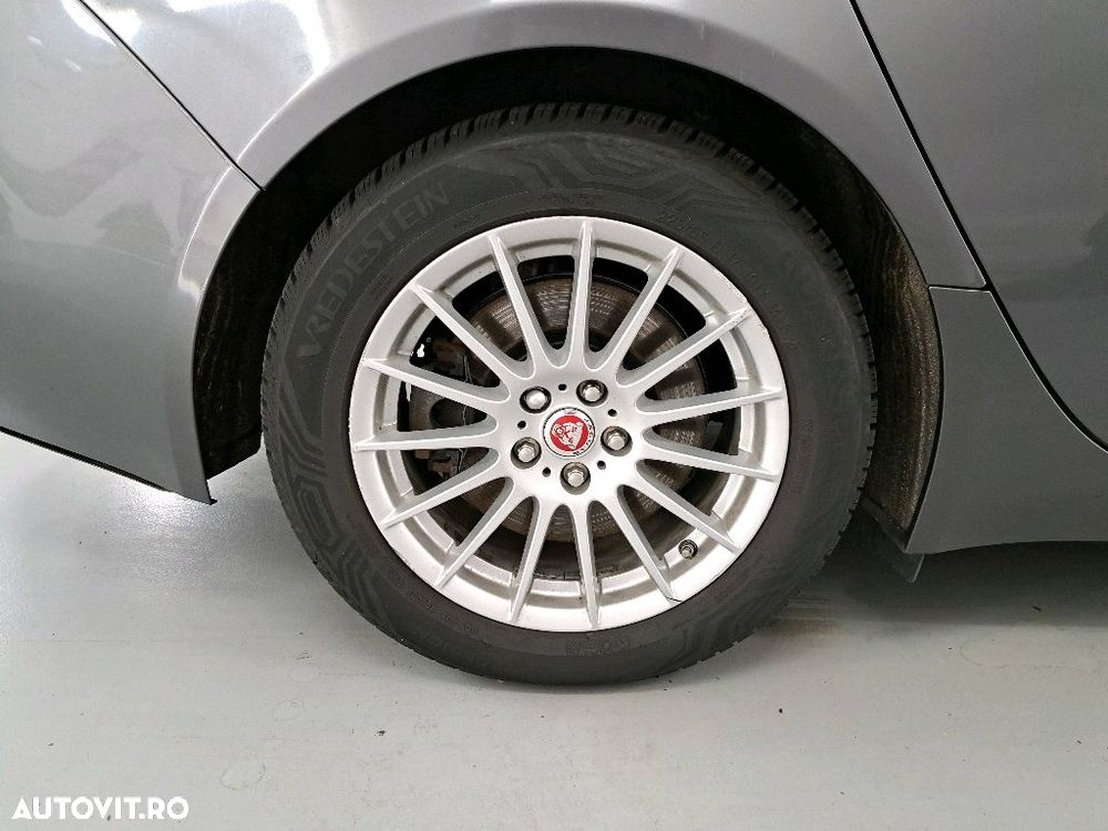 Jaguar XF 20d RWD E-Performance Prestige - 25