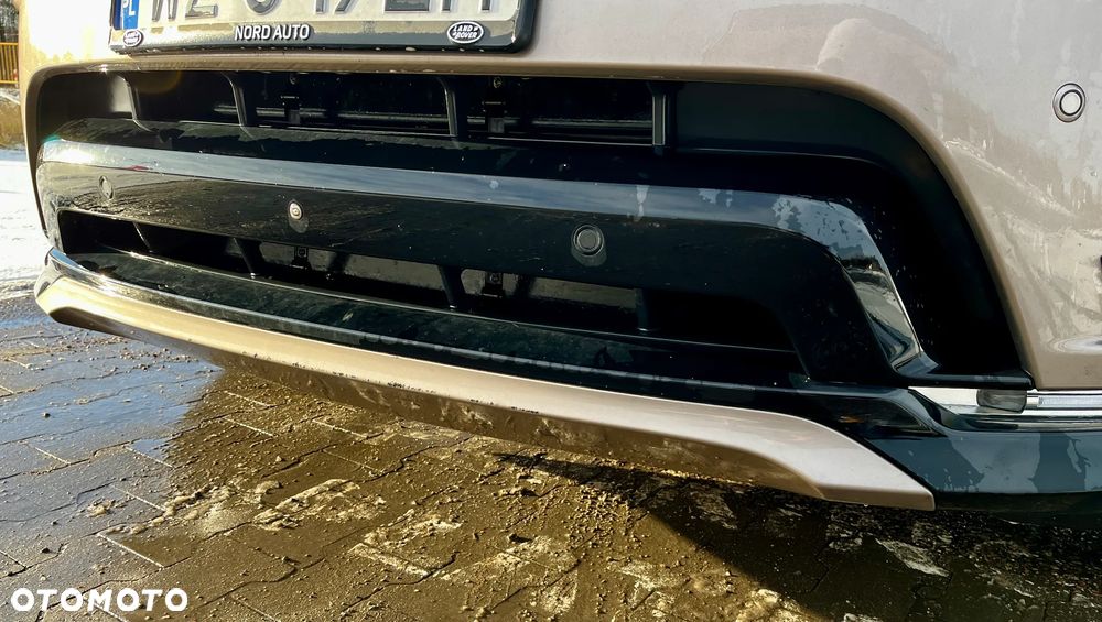 Land Rover Discovery 2.0 P300 R-Dynamic SE - 10