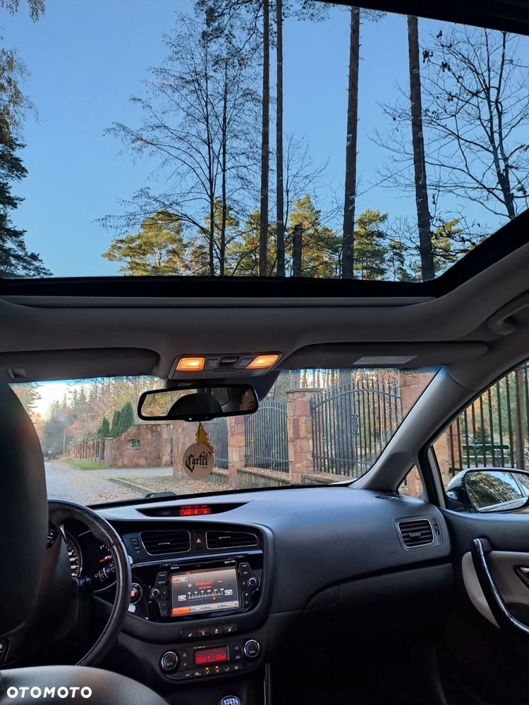 Kia Ceed 1.6 CRDi 128 Platinum Edition - 17