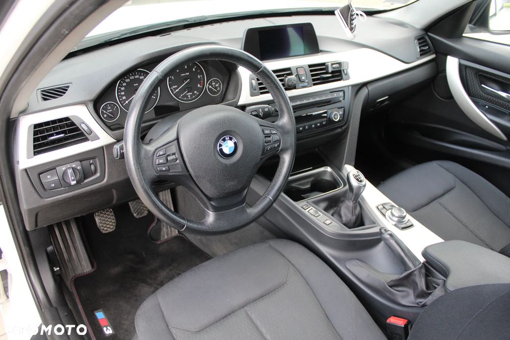 BMW Seria 3 318d - 8