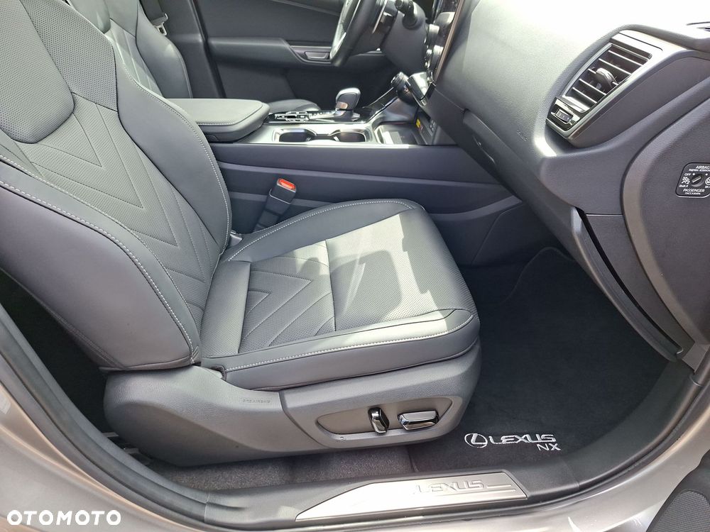Lexus NX 350h Omotenashi AWD - 19