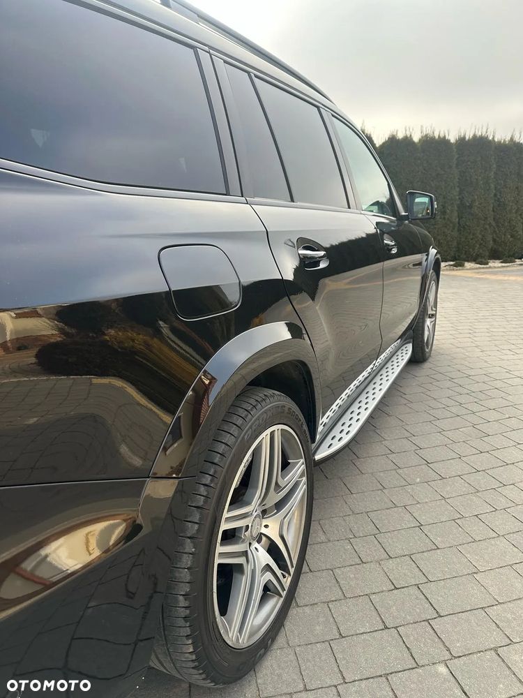 Mercedes-Benz GL - 13