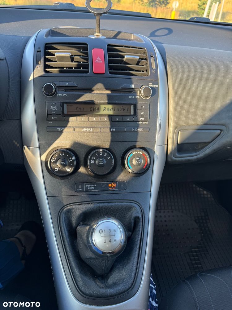 Toyota Auris 1.6 Luna - 7