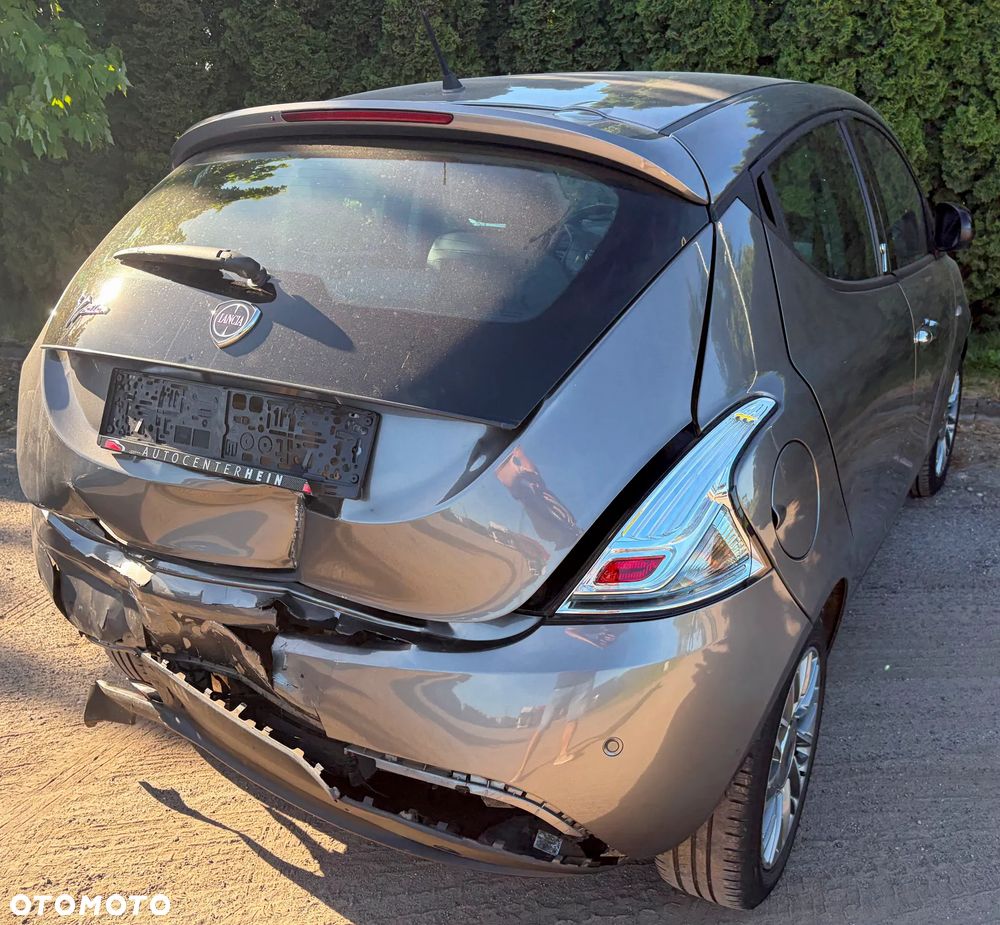 Lancia Ypsilon 1.2 8V Gold - 4