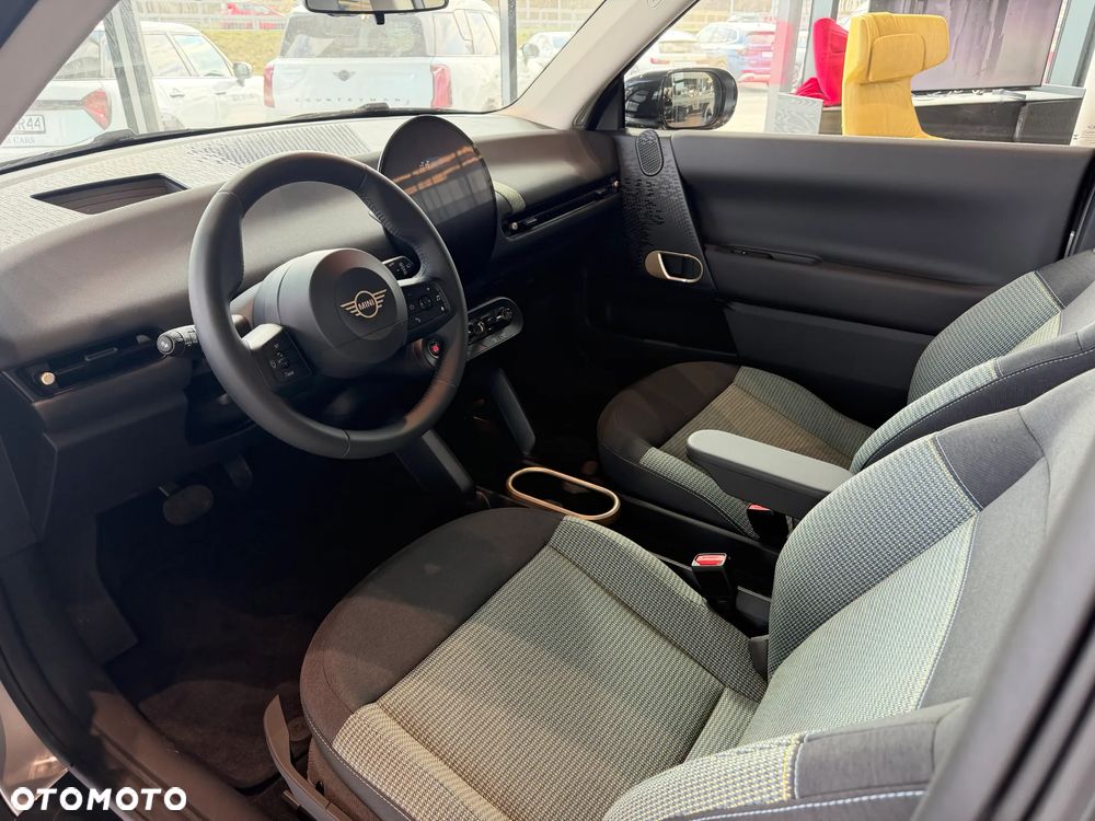 MINI Cooper SE 54.2kWh Linia Essential - 11