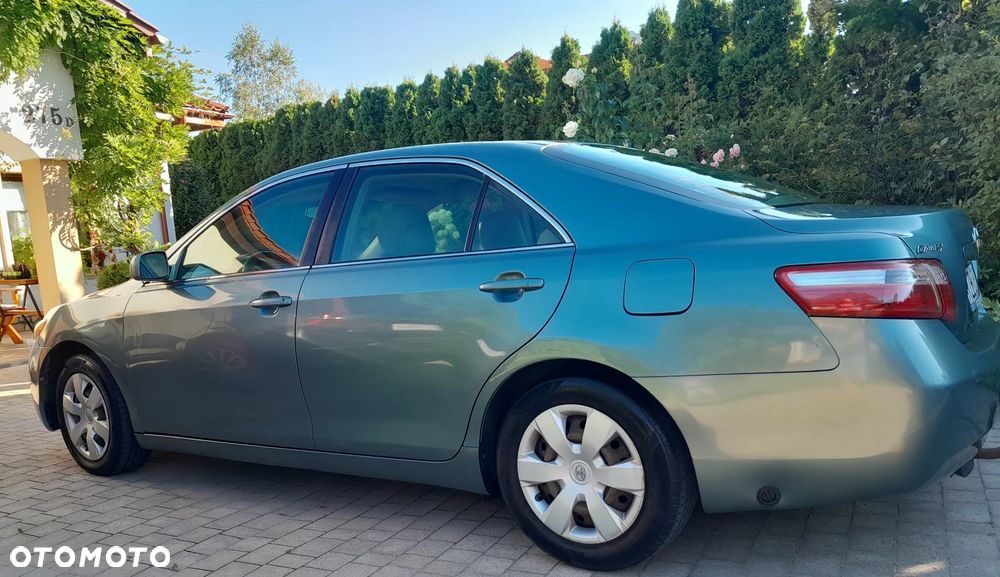 Toyota Camry - 6