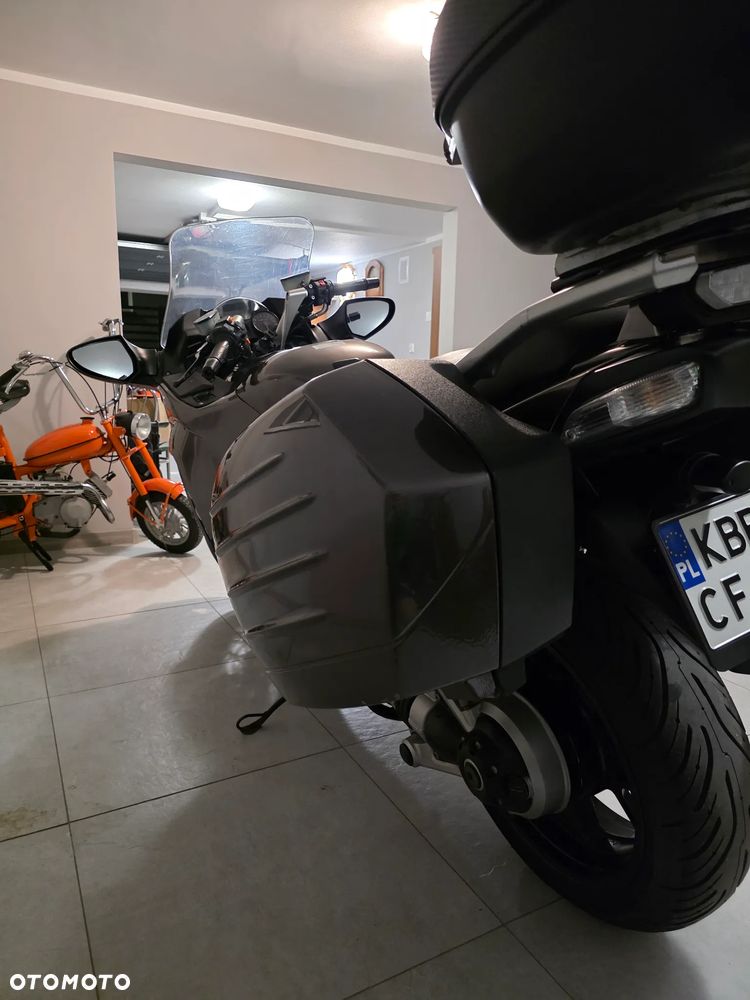 Kawasaki GTR - 6