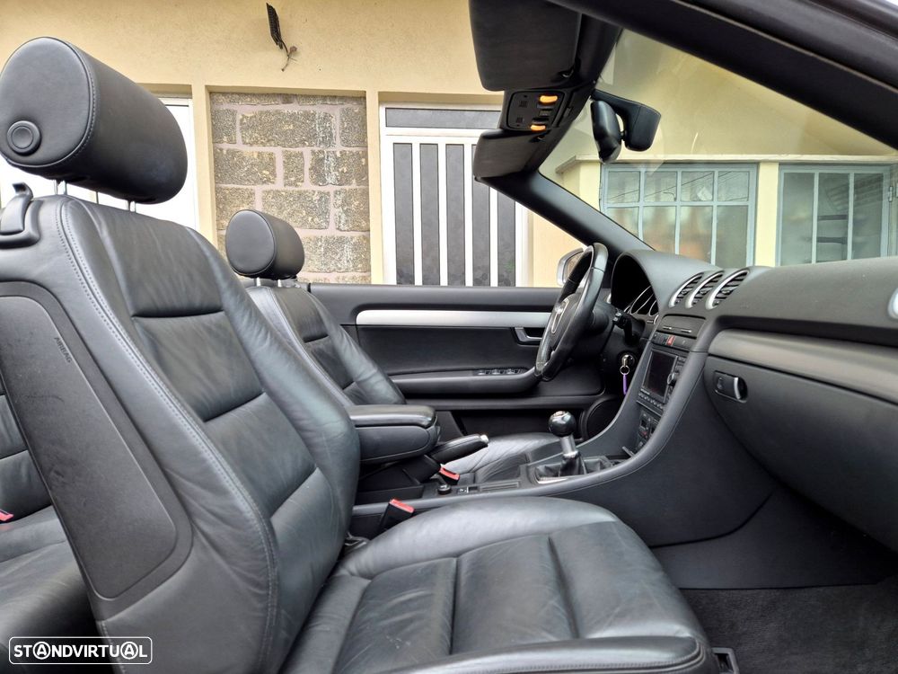 Audi A4 Cabrio 2.0 TDi S-line - 12