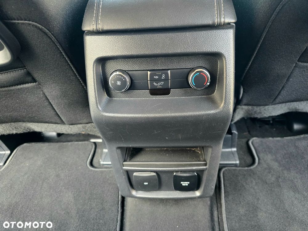 Ford S-Max 2.0 EcoBlue Titanium - 22