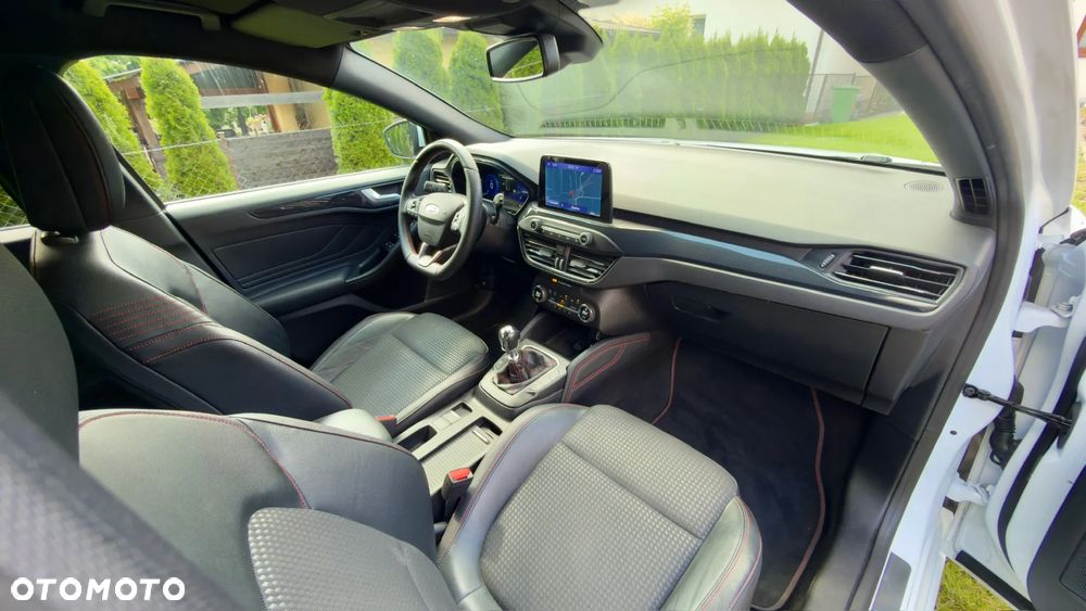 Ford Focus 1.0 EcoBoost mHEV ST-Line - 17