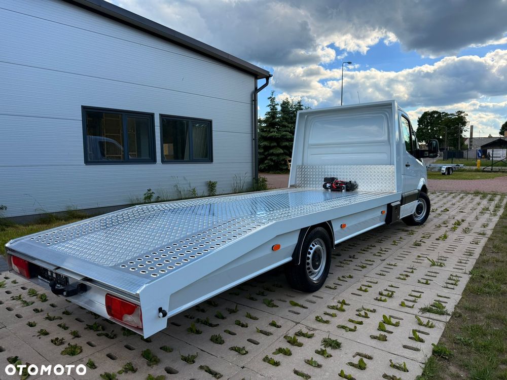 Mercedes-Benz Sprinter - 28