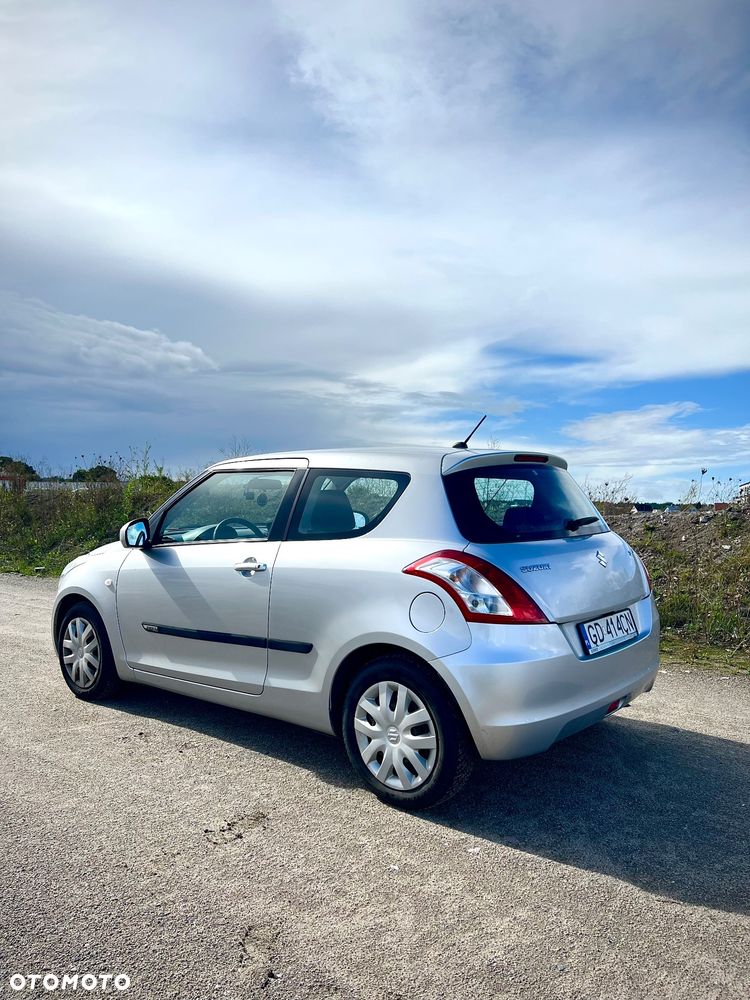 Suzuki Swift 1.2 Club - 4