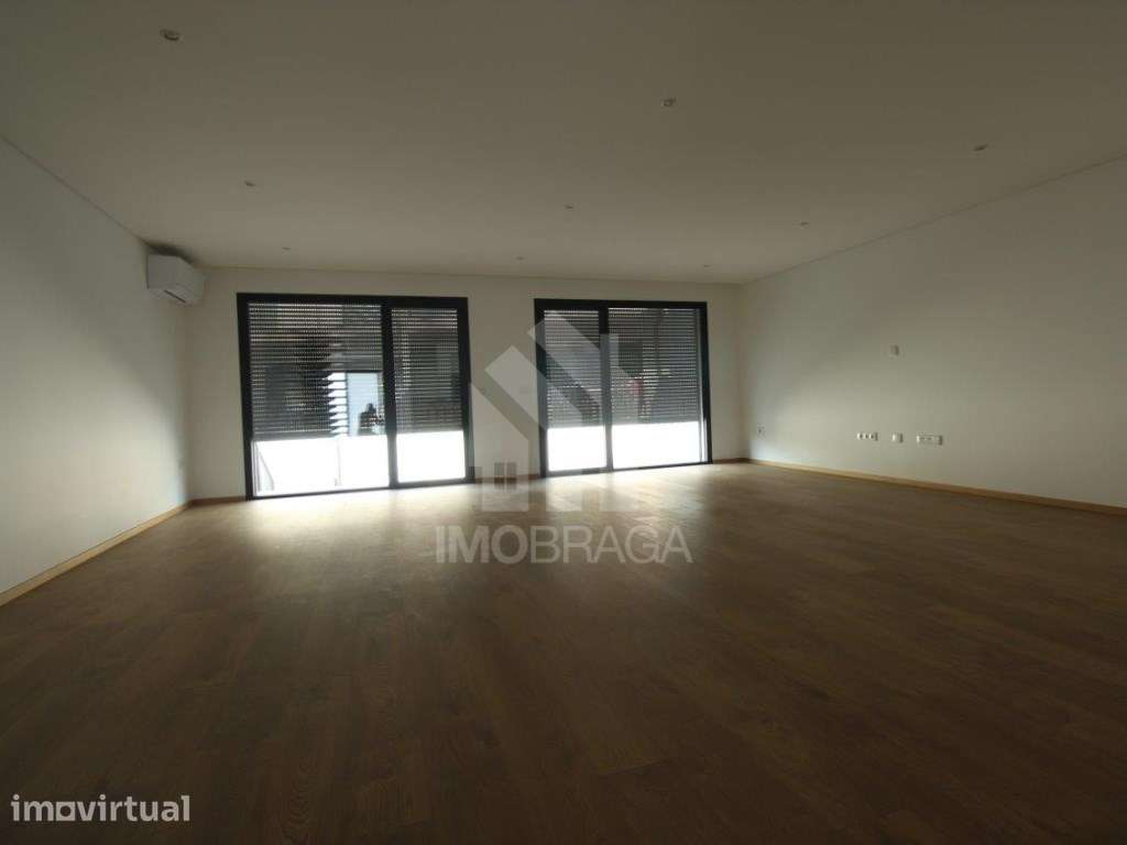 MORADIA DE GAVETO T3 NOVA - FROSSOS, BRAGA - Grande imagem: 4/40