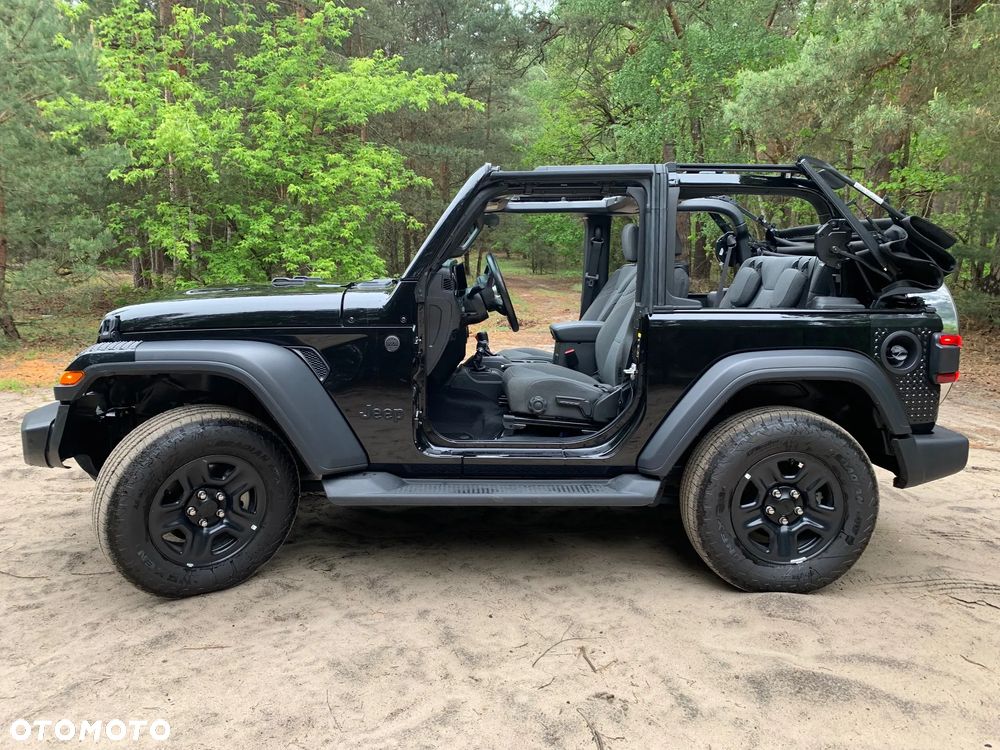 Jeep Wrangler - 12