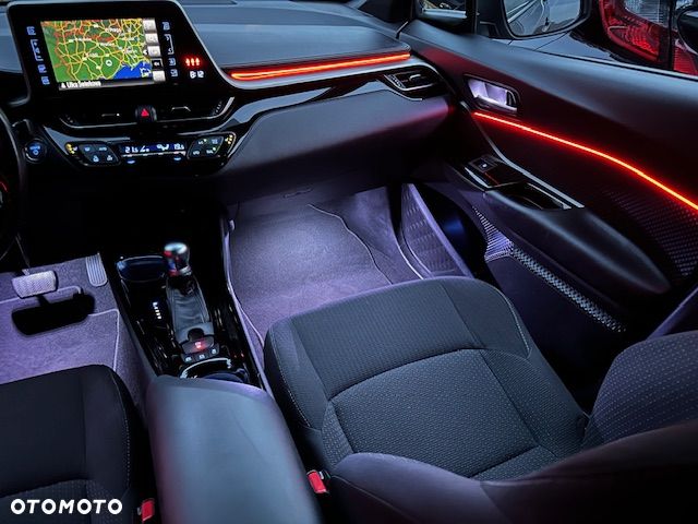 Toyota C-HR Lounge - 18