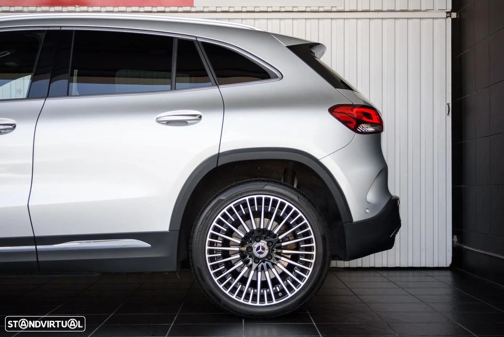 Mercedes-Benz EQA 300 4Matic AMG Line - 12