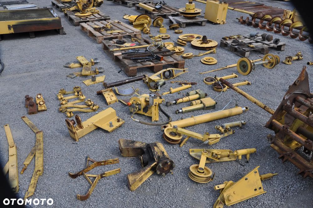 WAŁ PÓŁOŚ KOŁO PASOWE NEW HOLLAND TF 78 TX66 - 30